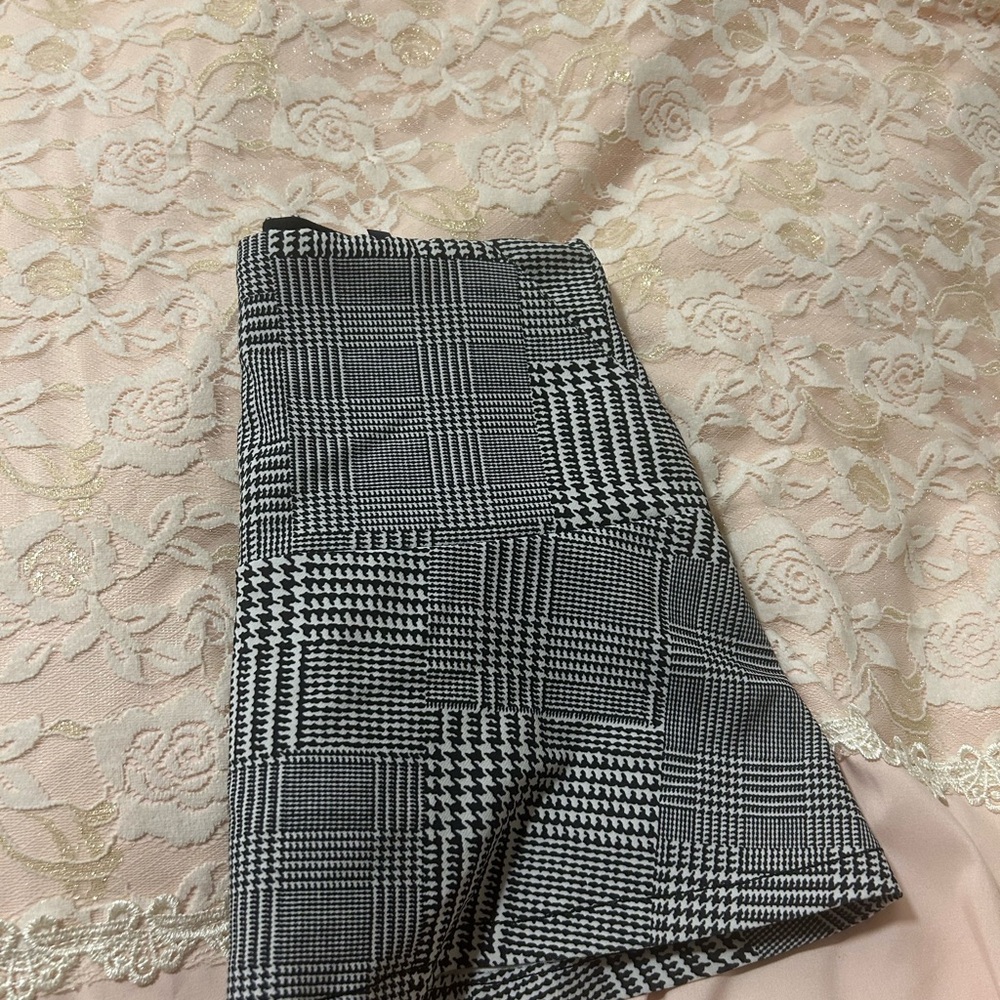 Polo Golf Black and White Skirt - Picture 4 of 7